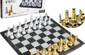 Magnetic Travel Chess set – $8