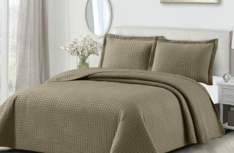 Reversible King quilt set – $15